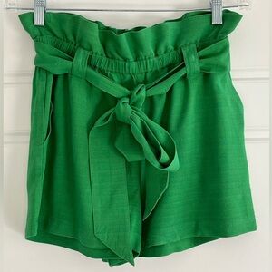 EMILY MCCARTHY Linen Blend Paper Bag Shorts Size XS Kelly Green Vacation Resort